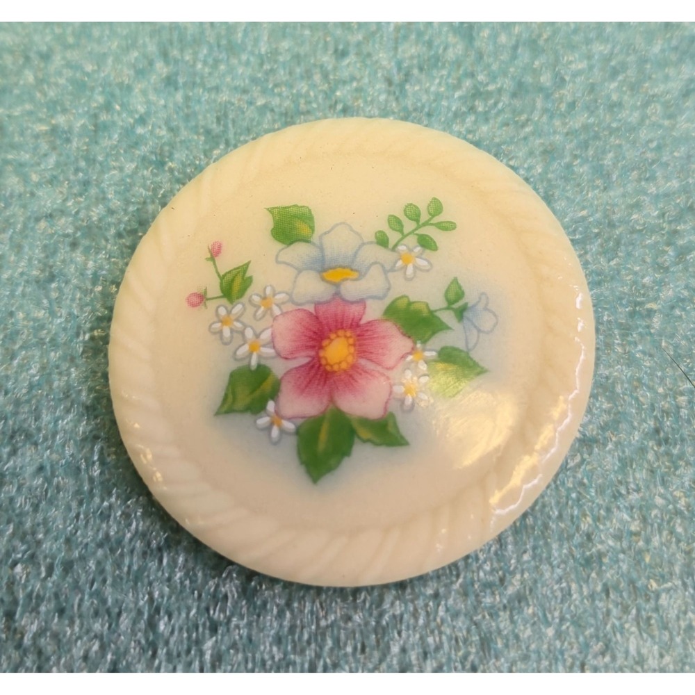 Vintage Avon Floral Brooch Pin Pink White Flowers Ivory Round 1.5 Inch